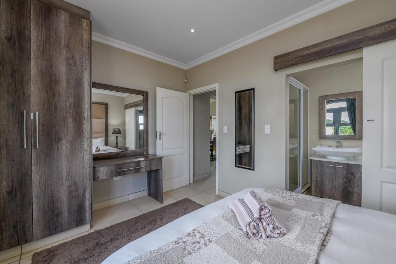 Villa Caylee Caribbean Estates - Ultra-Luxurious - Rimas Interiors Designs - Private Beachfront Escape - Premium Serviced For 8 Guests Port Edward Ngoại thất bức ảnh