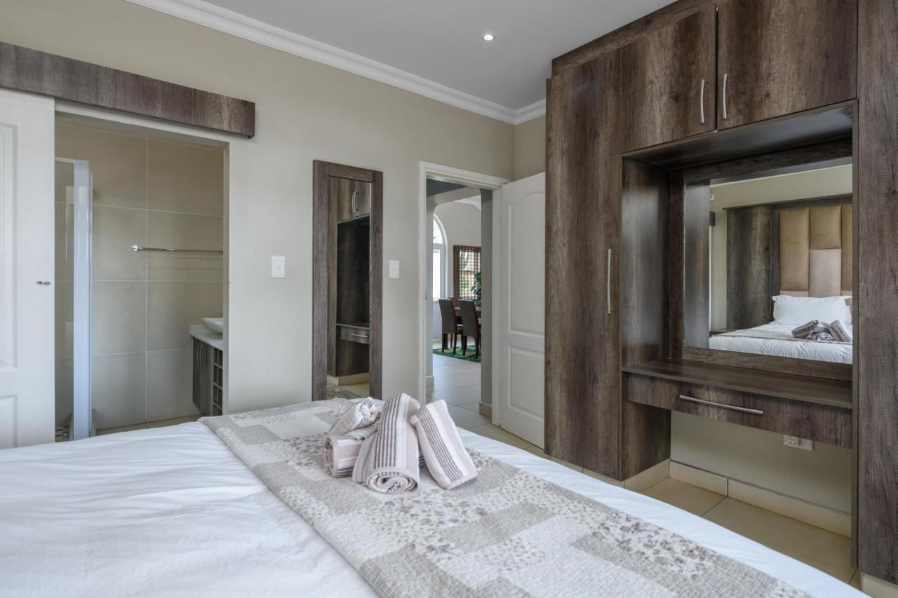 Villa Caylee Caribbean Estates - Ultra-Luxurious - Rimas Interiors Designs - Private Beachfront Escape - Premium Serviced For 8 Guests Port Edward Ngoại thất bức ảnh