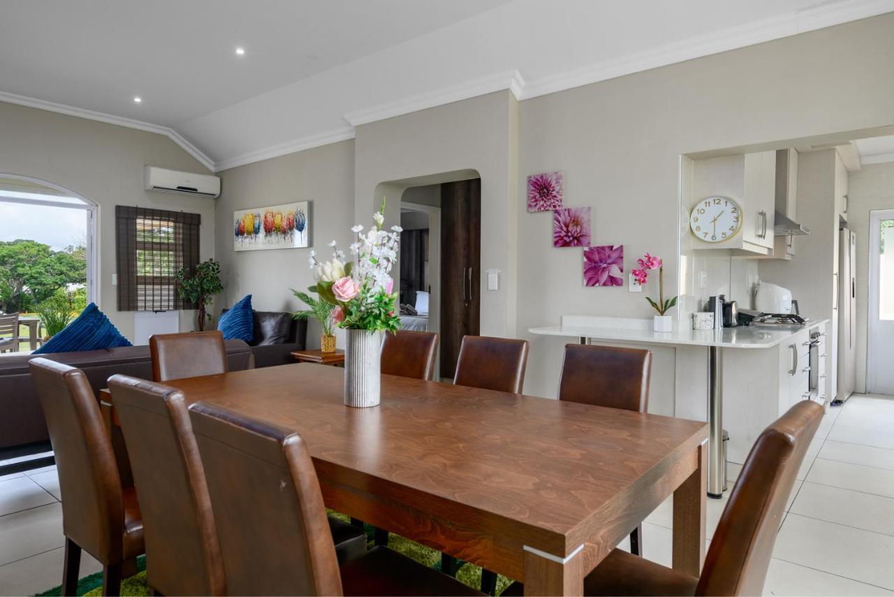 Villa Caylee Caribbean Estates - Ultra-Luxurious - Rimas Interiors Designs - Private Beachfront Escape - Premium Serviced For 8 Guests Port Edward Ngoại thất bức ảnh