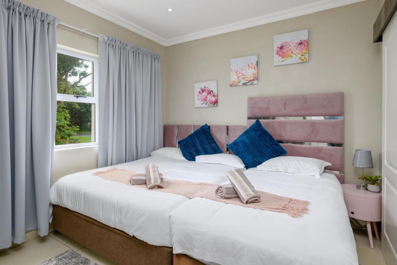 Villa Caylee Caribbean Estates - Ultra-Luxurious - Rimas Interiors Designs - Private Beachfront Escape - Premium Serviced For 8 Guests Port Edward Ngoại thất bức ảnh